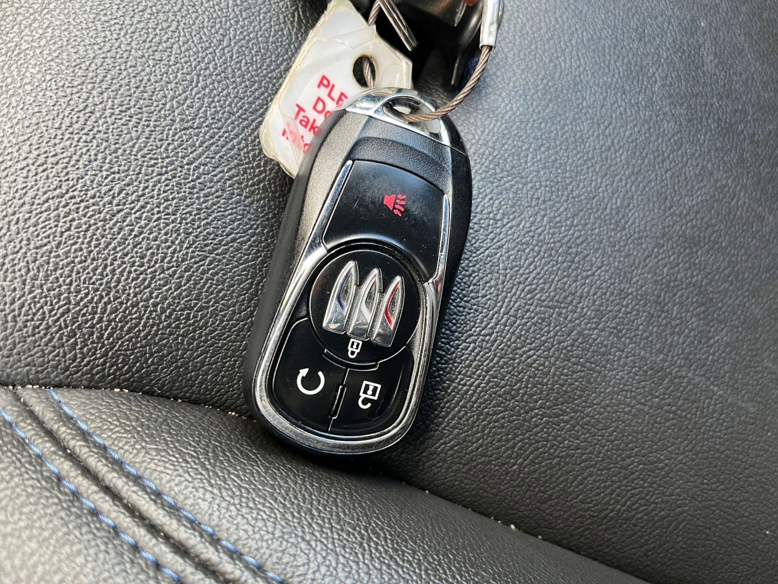 Used 2025 Buick Envista Sport Touring image 21