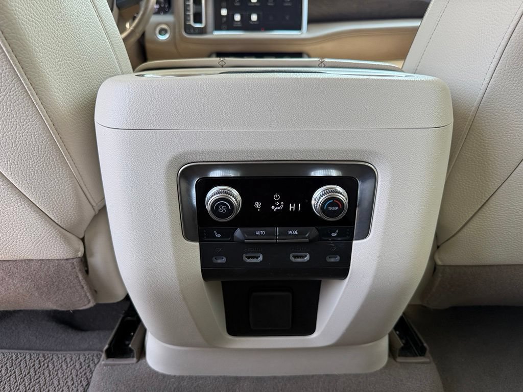 Used 2022 GMC Yukon Denali AWD/4WD image 30