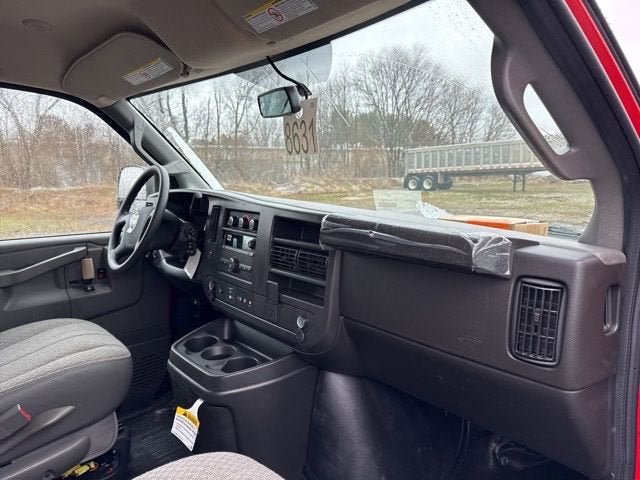 New 2026 GMC Savana 3500 w/ Driver Convenience Package RWD image 29