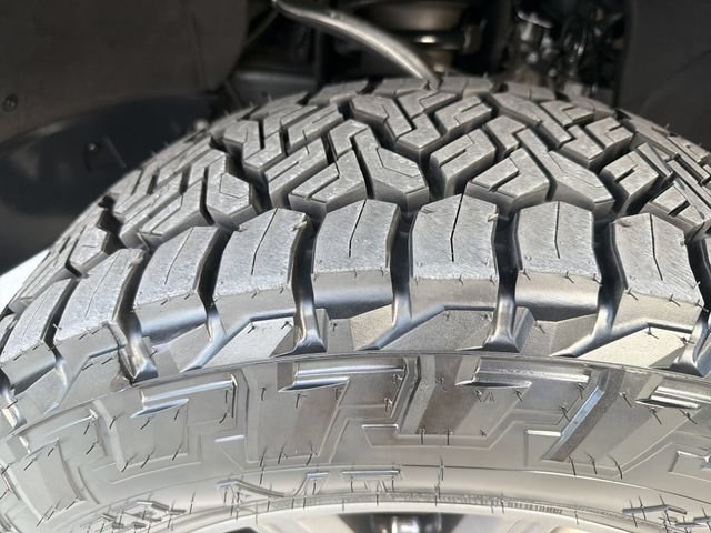 Used 2024 GMC Sierra 1500 AT4X AWD/4WD image 33