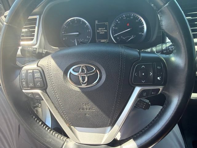Used 2019 Toyota Highlander SE AWD/4WD image 13