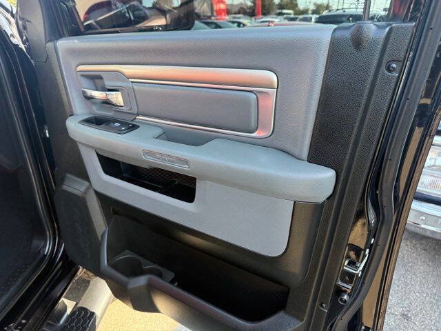 Used 2019 RAM 1500 Warlock AWD/4WD image 28