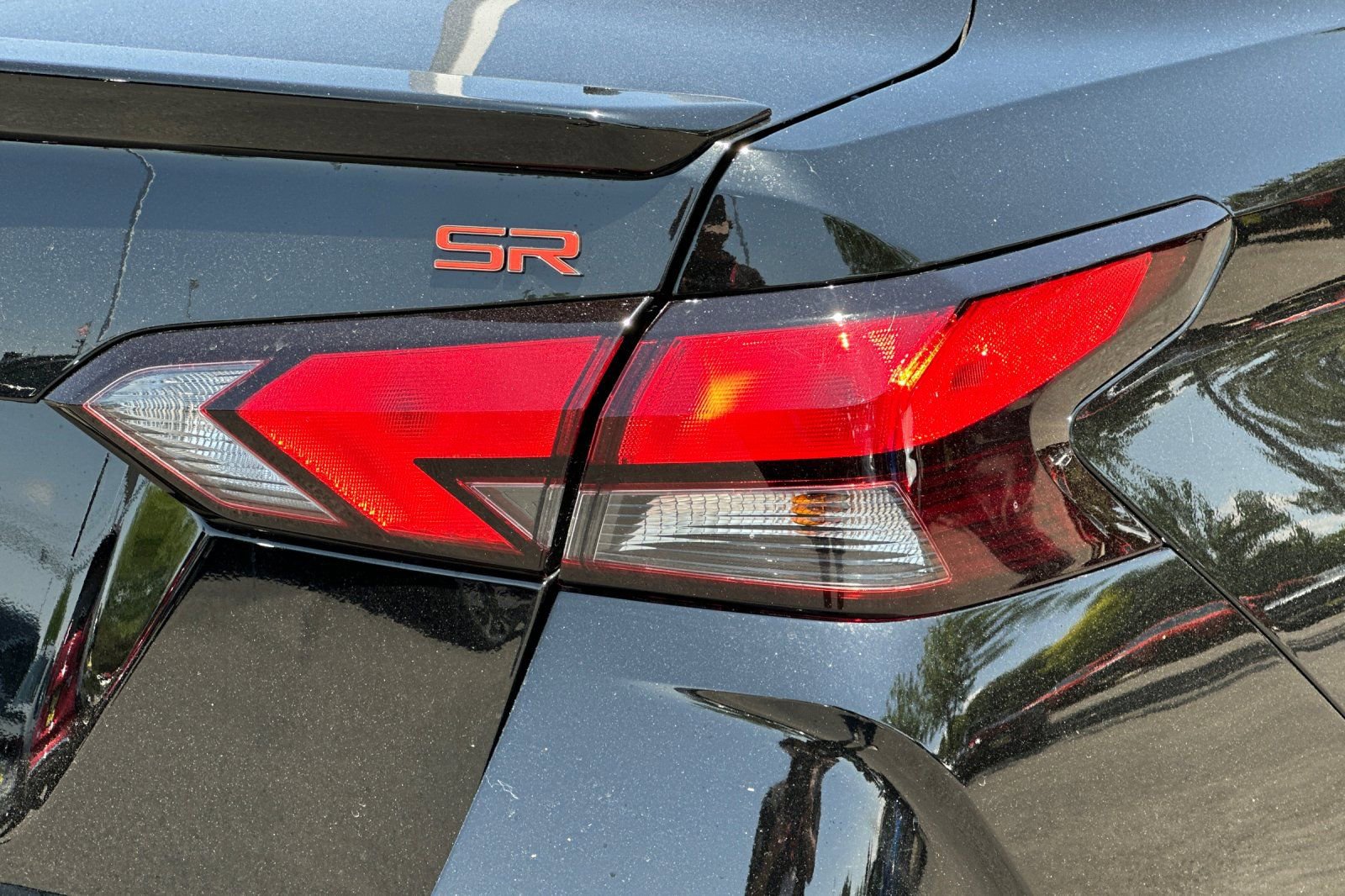 Used 2025 Nissan Versa SR w/ Trunk Package image 26