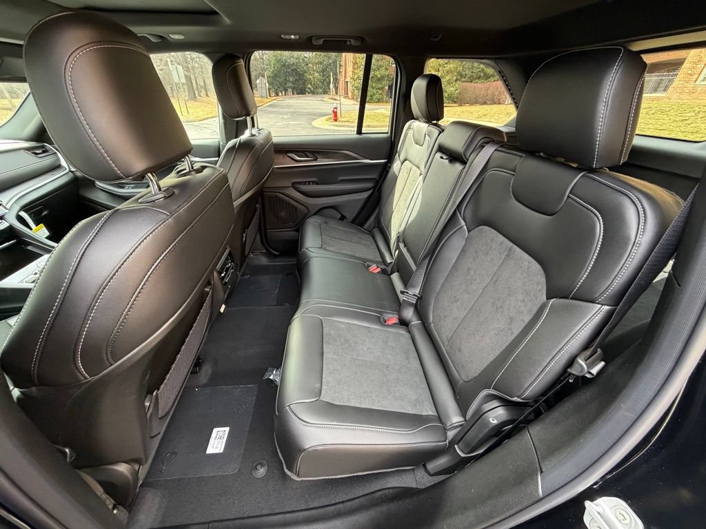 New 2026 Jeep Grand Cherokee Altitude AWD/4WD image 12
