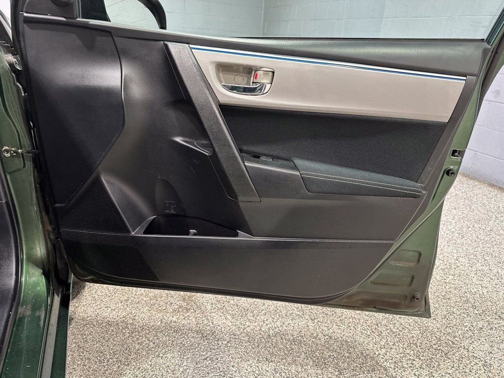 Used 2014 Toyota Corolla LE FWD image 16
