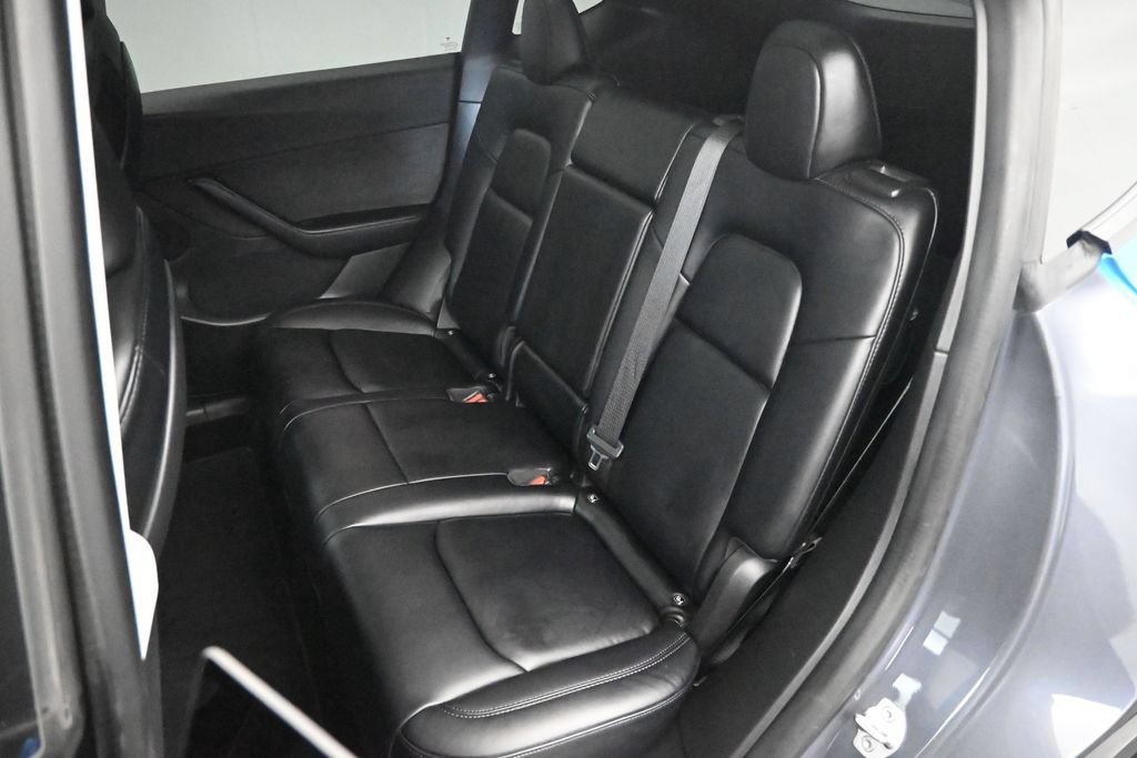 Used 2022 Tesla Model Y Long Range AWD/4WD image 11