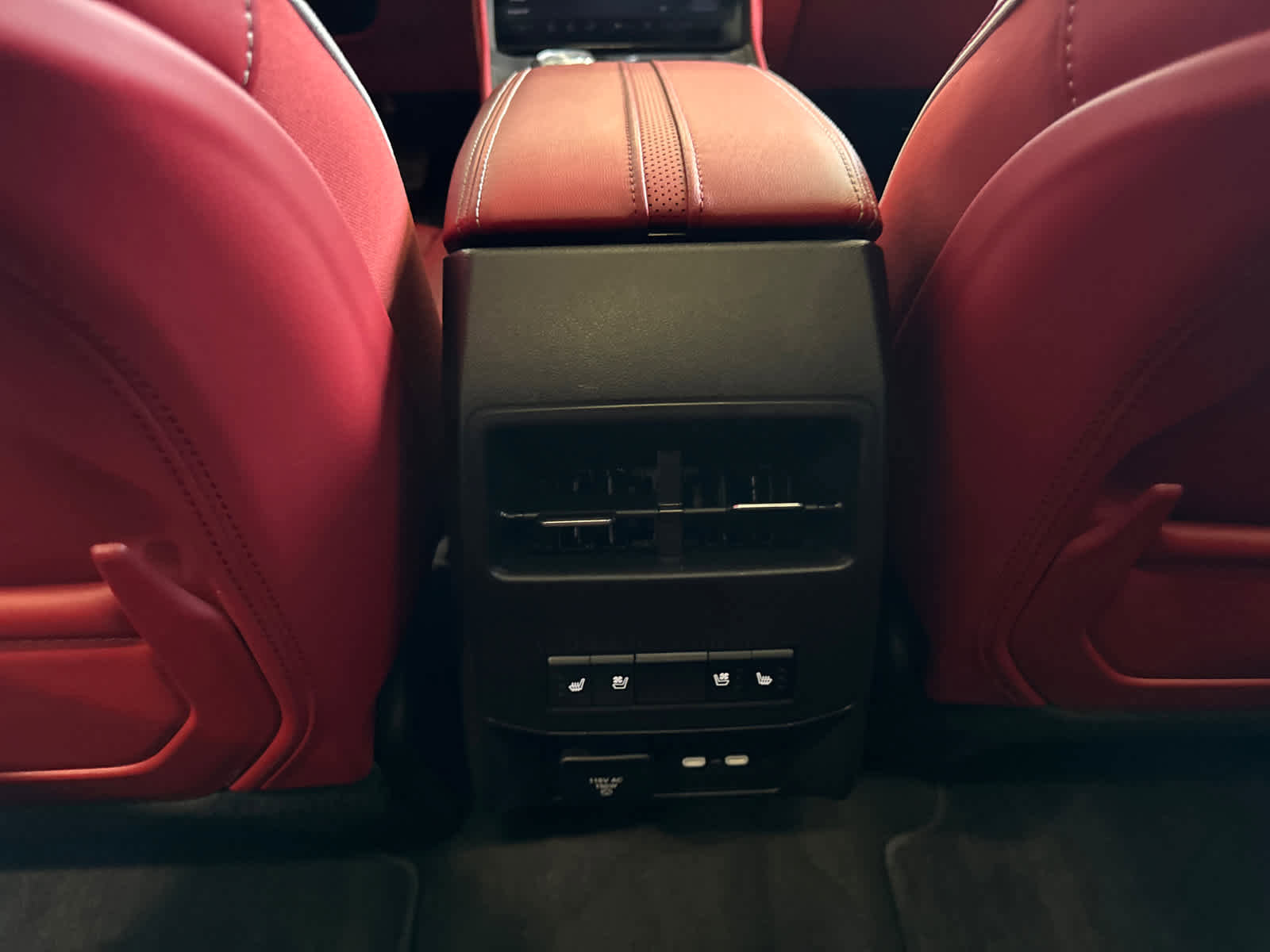 Used 2024 Jeep Wagoneer Launch Edition image 32