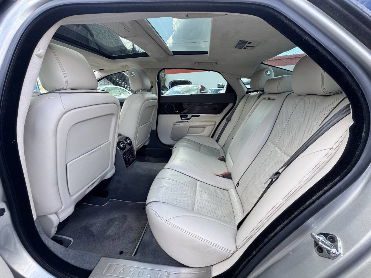 Used 2013 Jaguar XJ L Portfolio image 13