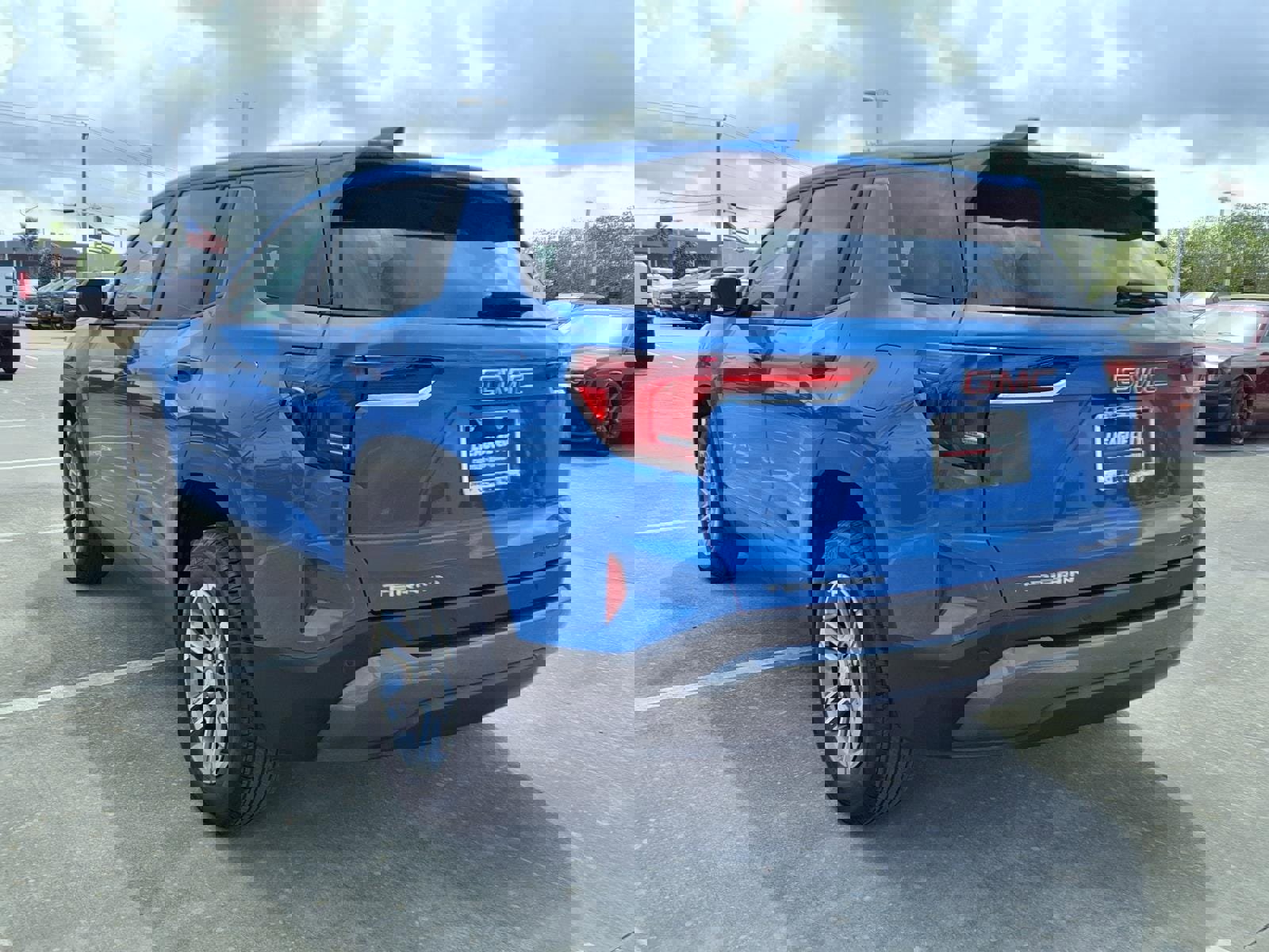 Used 2026 GMC Terrain Elevation image 2