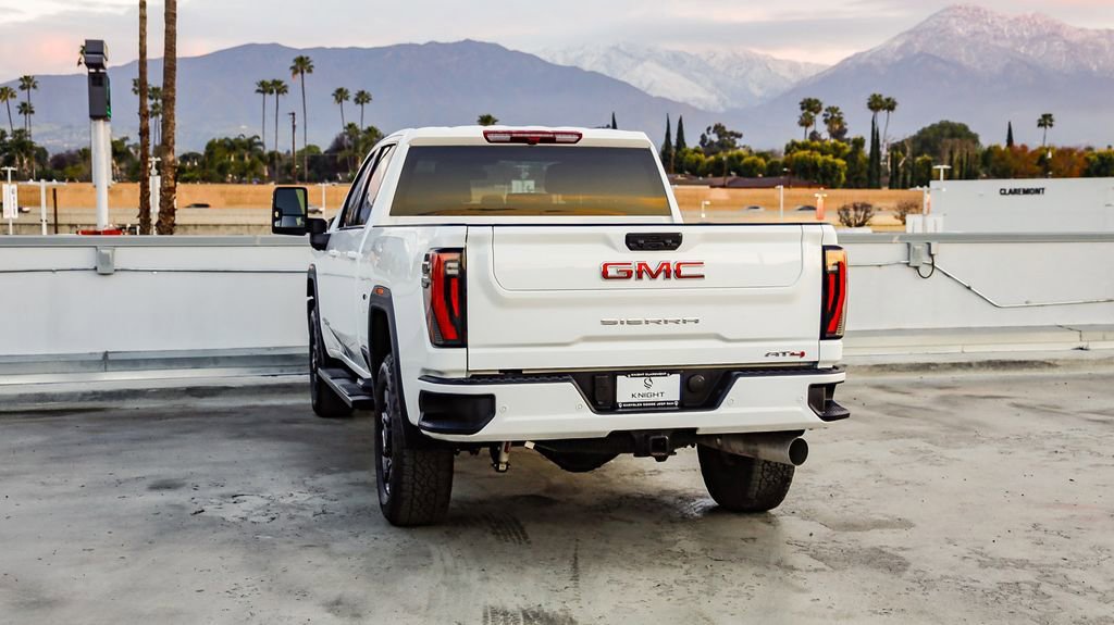 Used 2025 GMC Sierra 2500 AT4 image 7