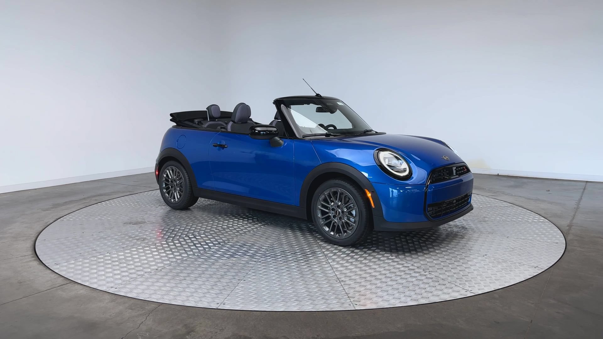 New 2026 MINI Cooper S FWD image 2