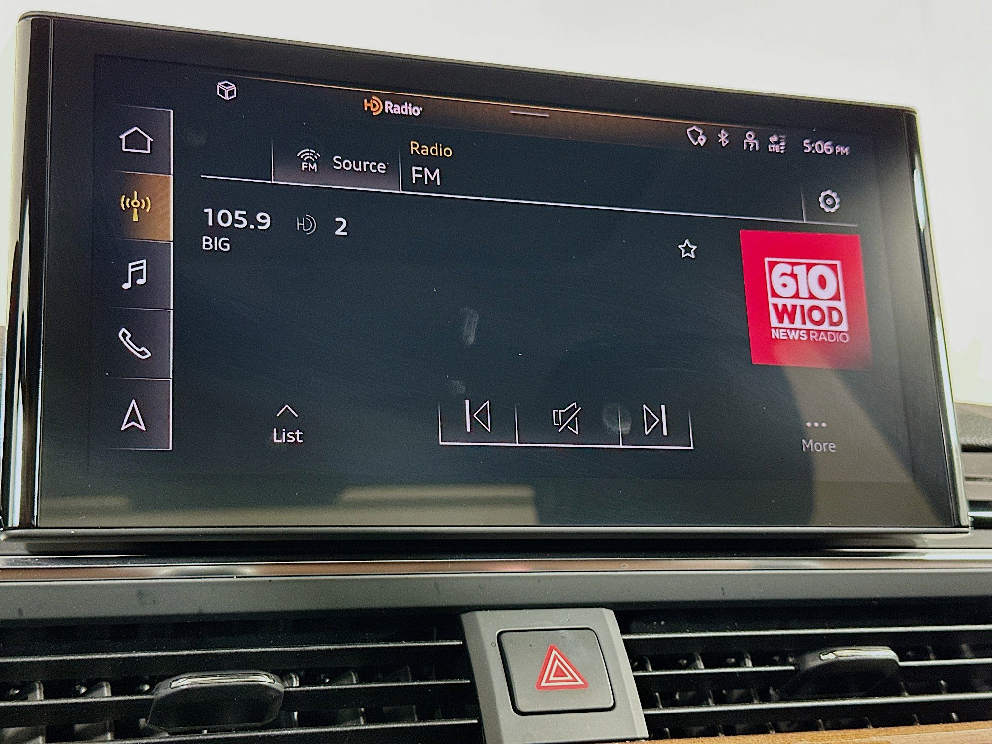 Used 2023 Audi A4 2.0T Premium w/ Convenience Package image 21