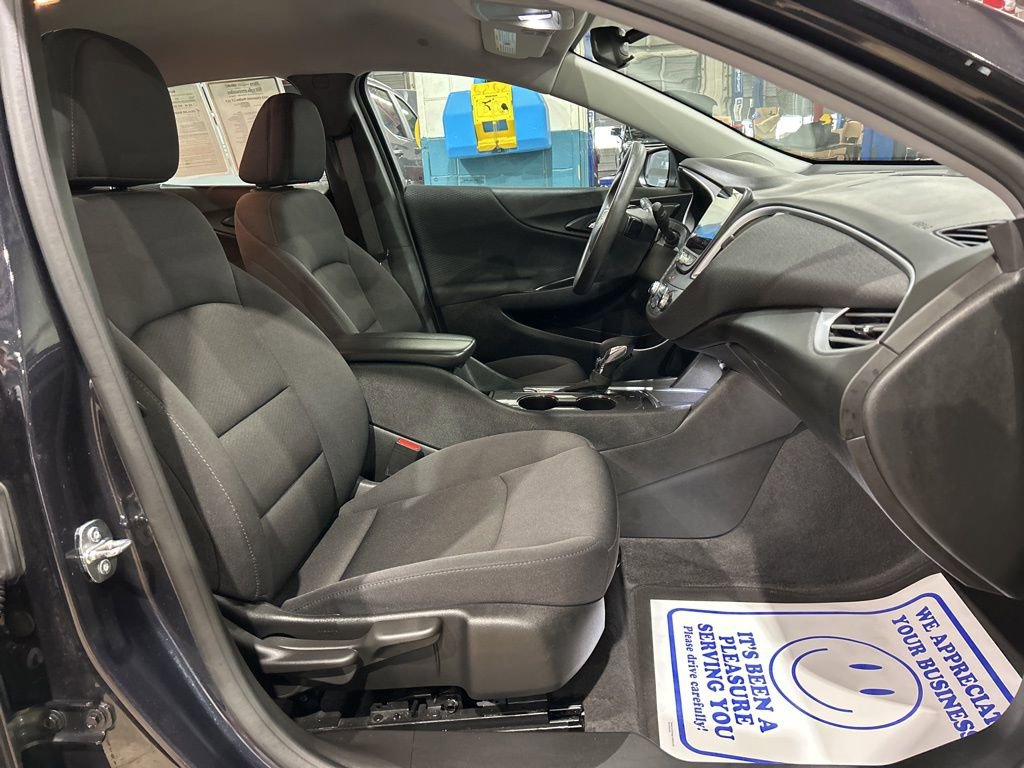 Used 2023 Chevrolet Malibu LT image 33