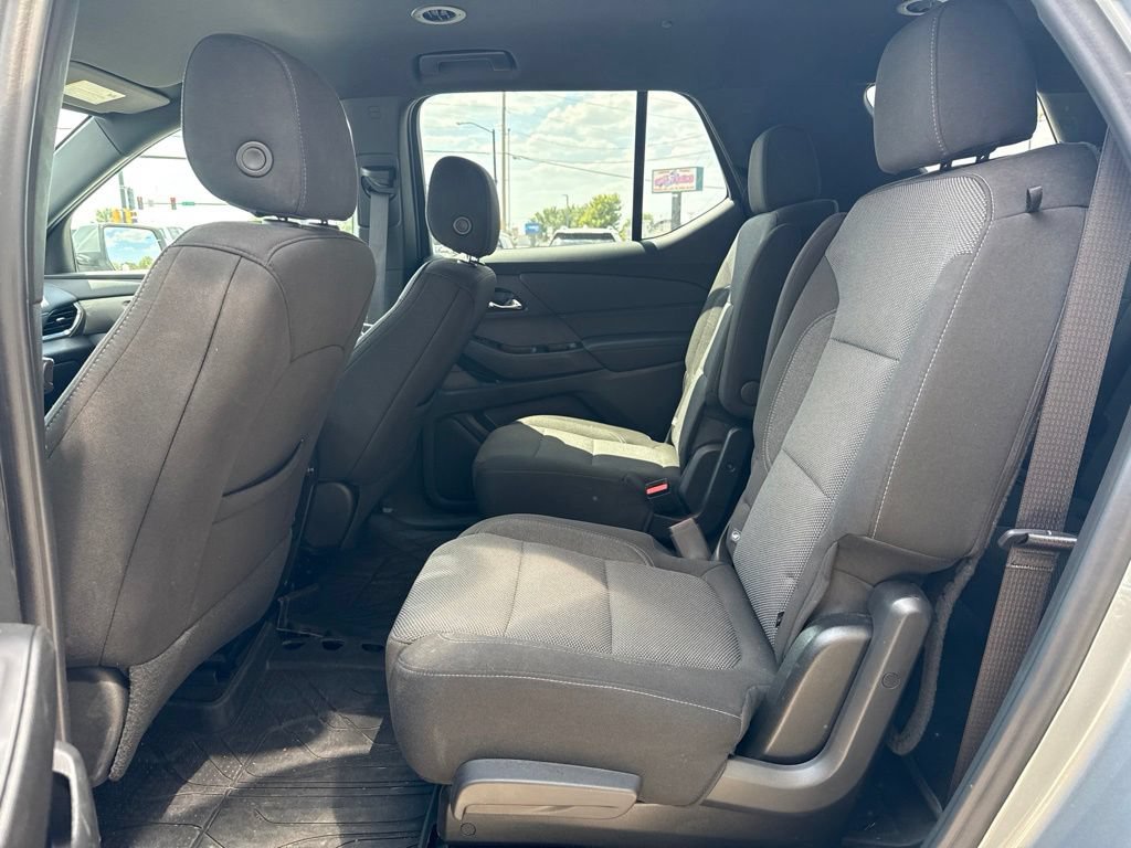 Used 2023 Chevrolet Traverse LT FWD image 15