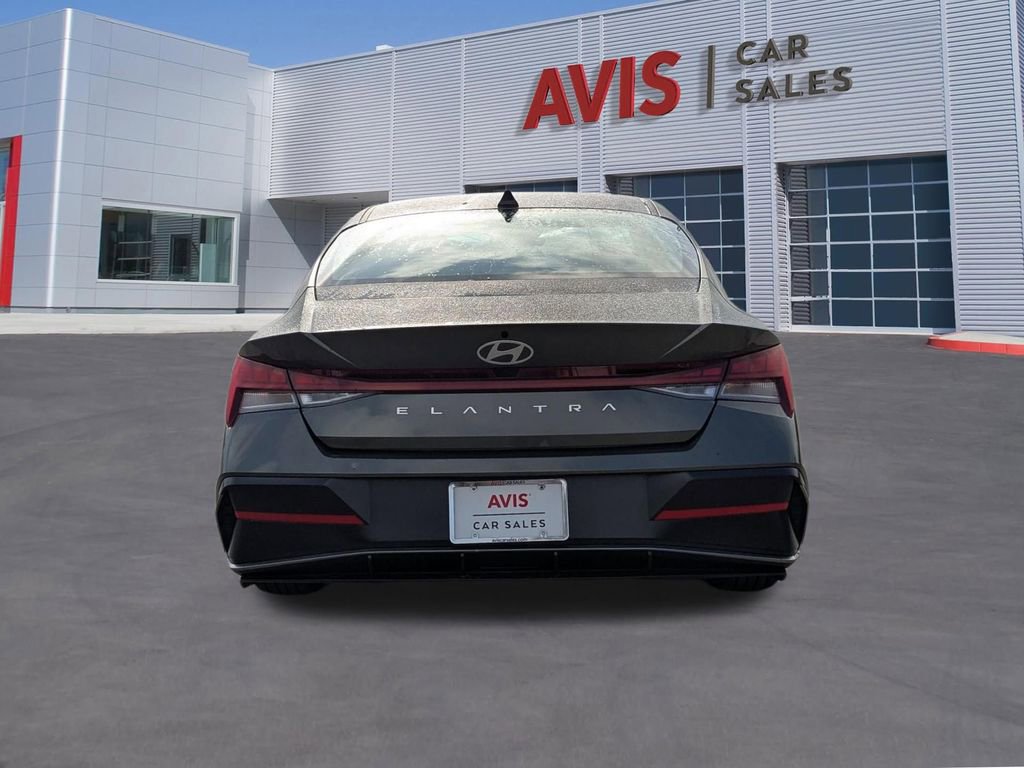 Used 2025 Hyundai Elantra SEL image 6