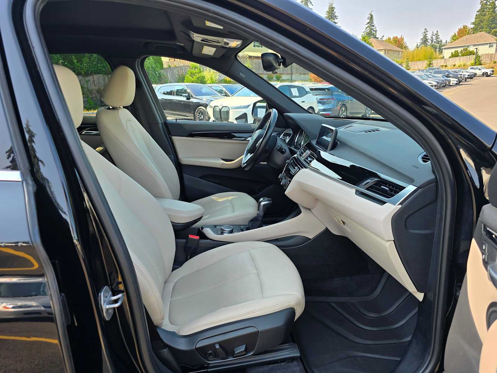 Used 2018 BMW X1 xDrive28i w/ Premium Package AWD/4WD image 9