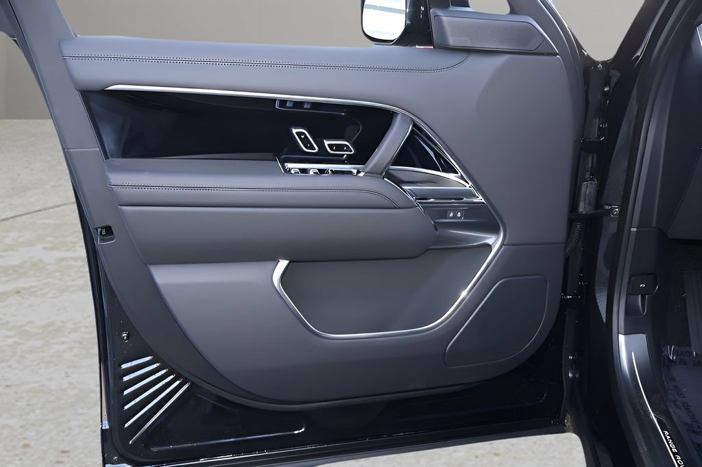New 2026 Land Rover Range Rover SE AWD/4WD image 9