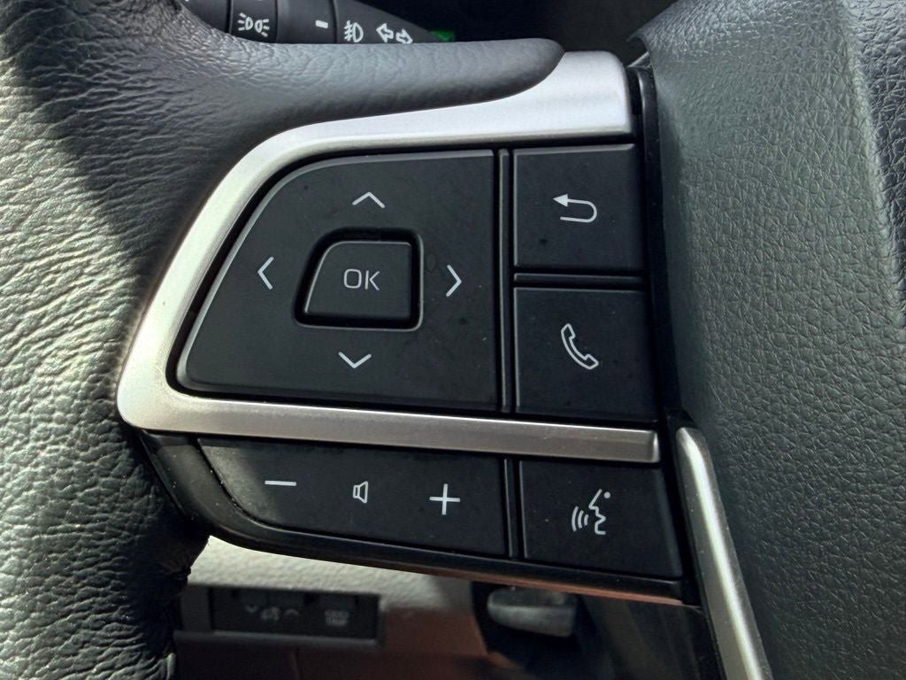 Used 2023 Toyota Sienna XLE image 29