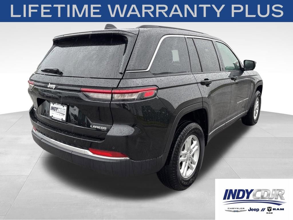 Used 2025 Jeep Grand Cherokee Laredo AWD/4WD image 4
