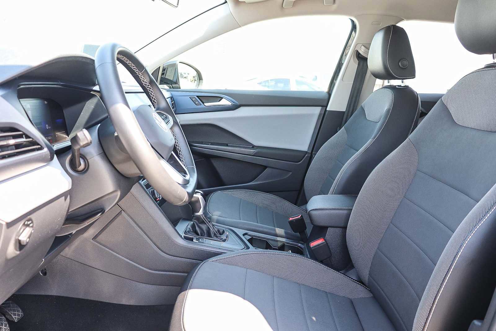 Used 2022 Volkswagen Taos SE image 17