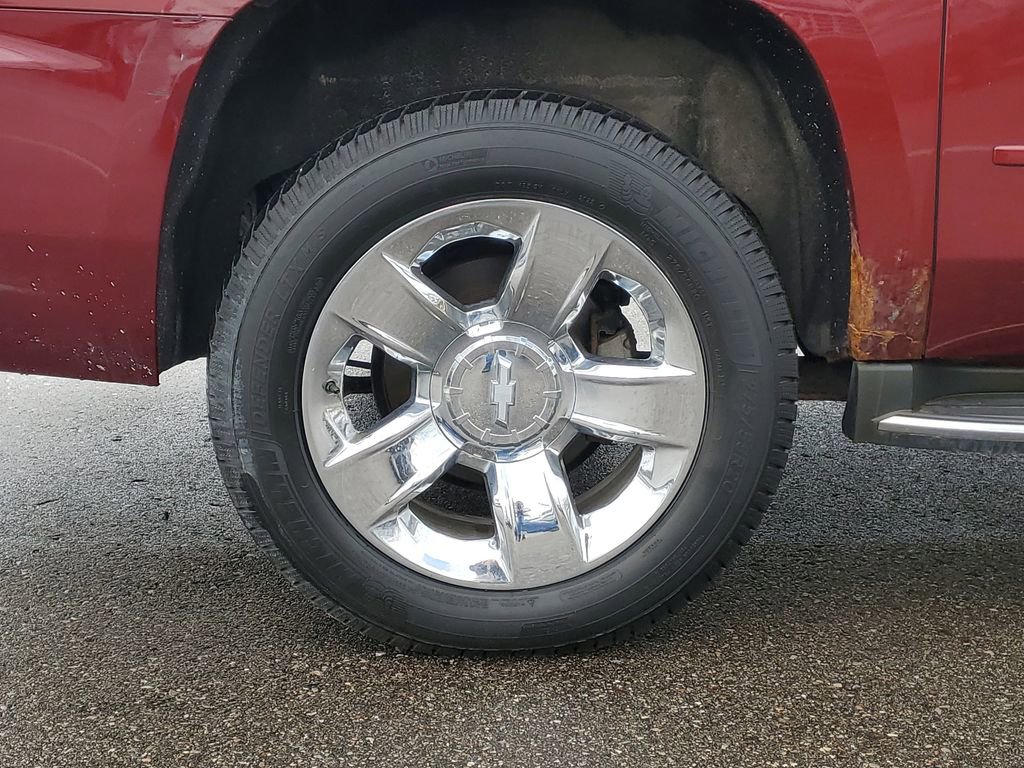 Used 2016 Chevrolet Suburban LTZ image 5
