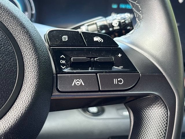 Used 2025 Hyundai Elantra SEL FWD image 18