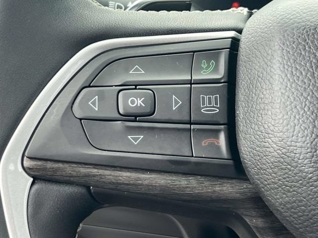 Used 2023 Jeep Grand Cherokee L Limited w/ Luxury Tech Group II AWD/4WD image 23