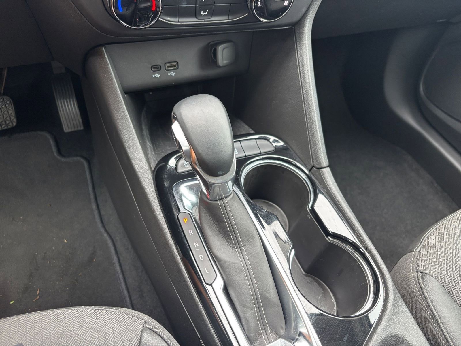 Used 2025 Buick Encore GX Preferred image 42