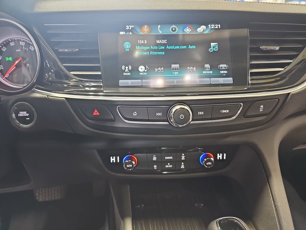 Used 2018 Buick Regal Preferred w/ Driver Confidence Package #1 image 19