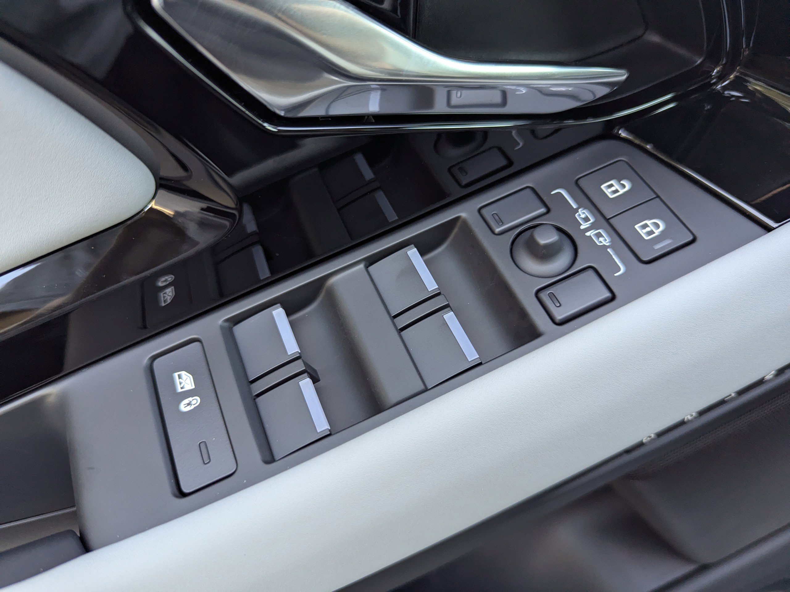 New 2026 Land Rover Range Rover Evoque Dynamic SE image 19