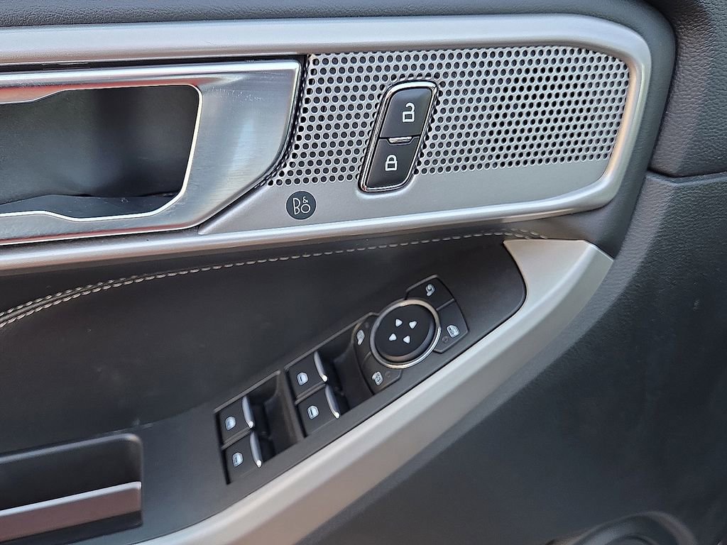 Used 2024 Ford Explorer Limited image 23