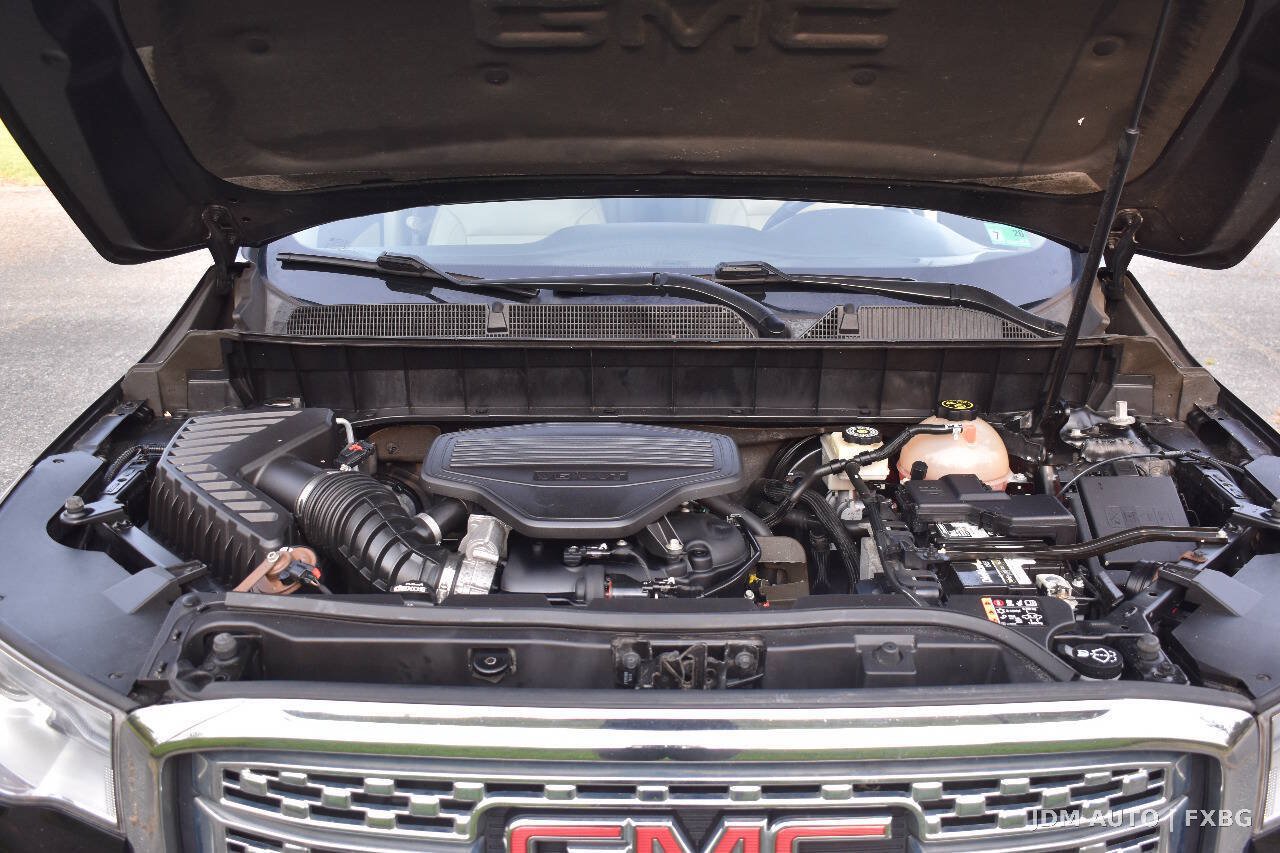Used 2017 GMC Acadia Denali w/ Technology Package AWD/4WD image 37