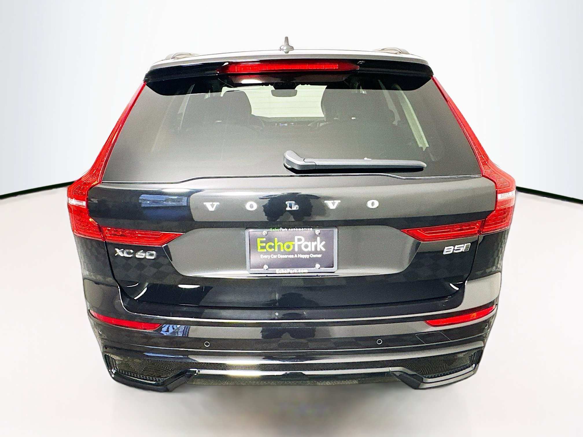 Used 2025 Volvo XC60 B5 Plus w/ Climate Package image 7