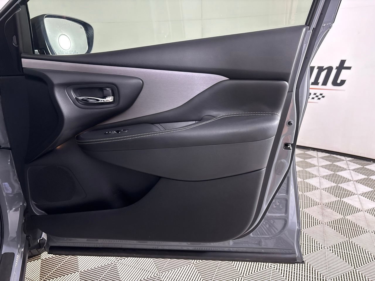 Used 2024 Nissan Murano SL FWD image 31