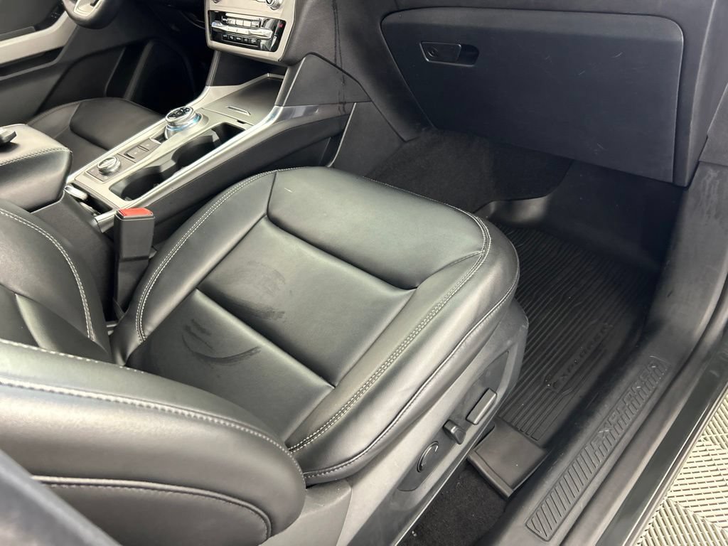 Used 2024 Ford Explorer XLT w/ Equipment Group 202A AWD/4WD image 19