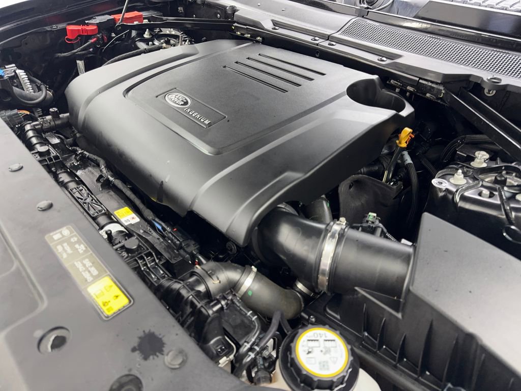 Used 2025 Land Rover Defender 110 S image 72