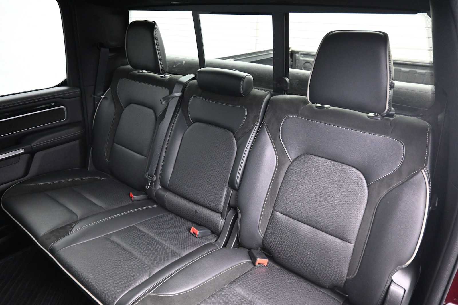 Used 2022 RAM 1500 Laramie w/ Sport Appearance Package AWD/4WD image 12