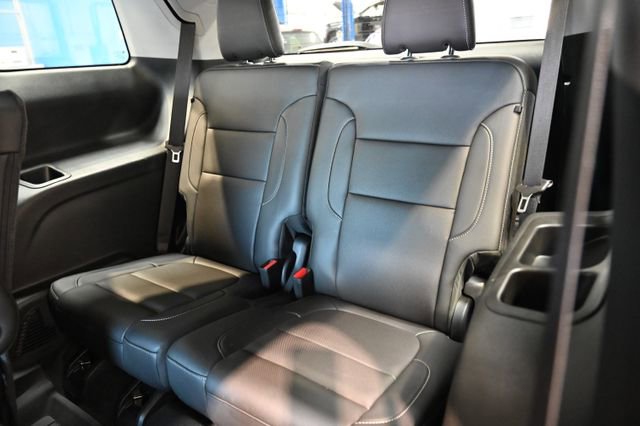 Used 2023 GMC Acadia SLT w/ Elevation Edition FWD image 12
