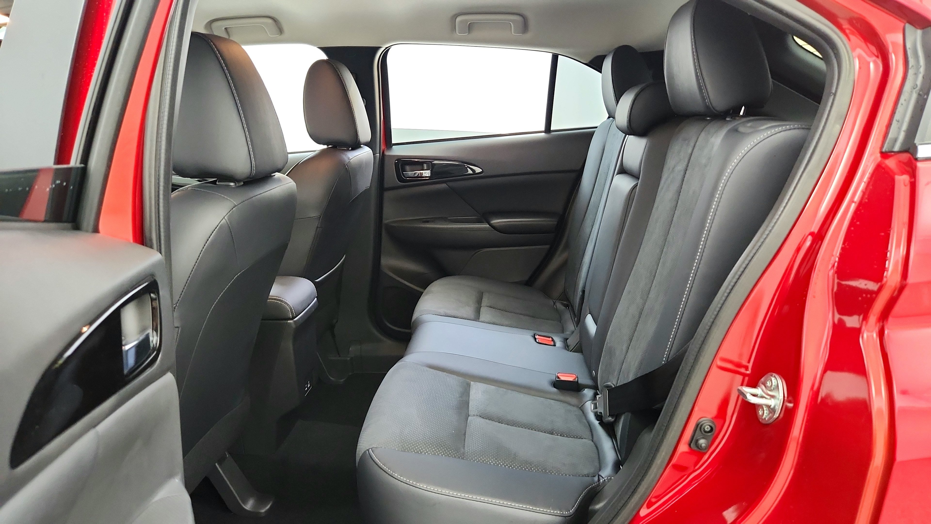 Used 2025 Mitsubishi Eclipse Cross SE AWD/4WD image 27