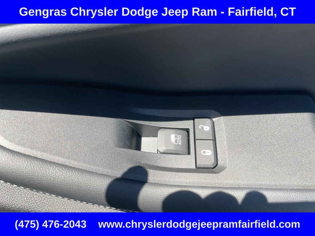 Certified 2024 Jeep Grand Cherokee Altitude AWD/4WD image 14