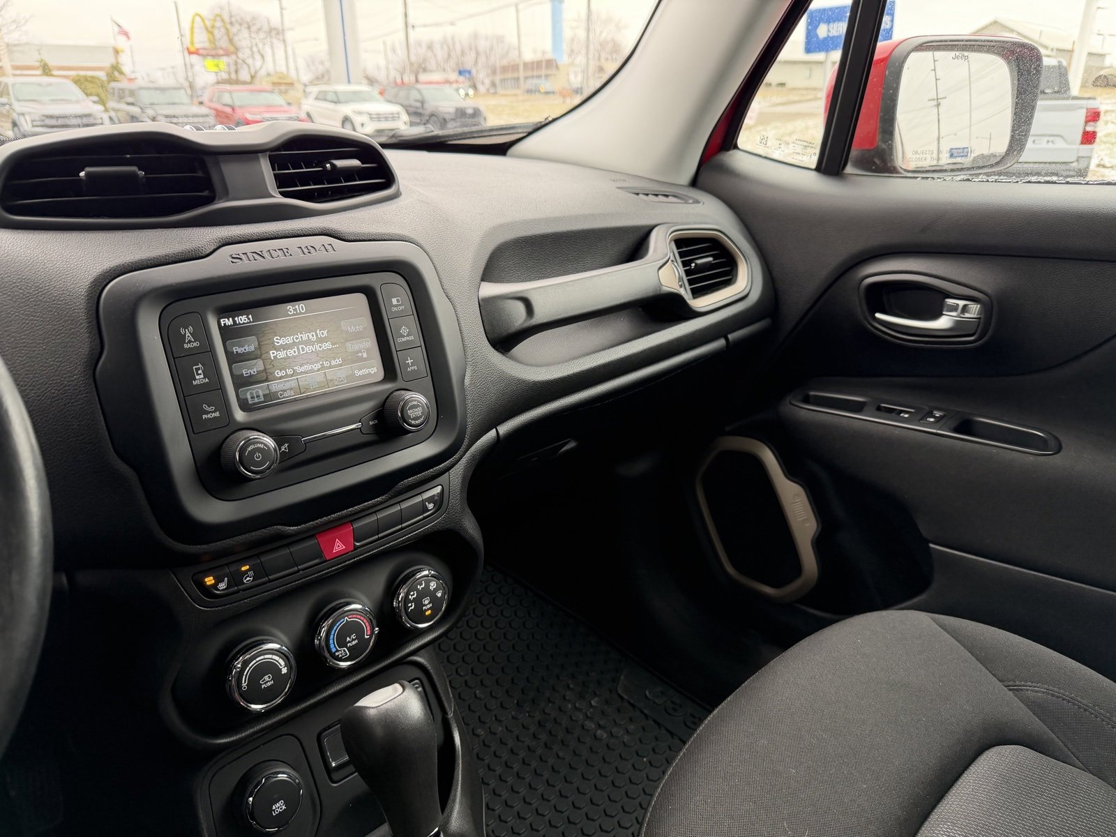 Used 2017 Jeep Renegade Latitude w/ Cold Weather Group image 32