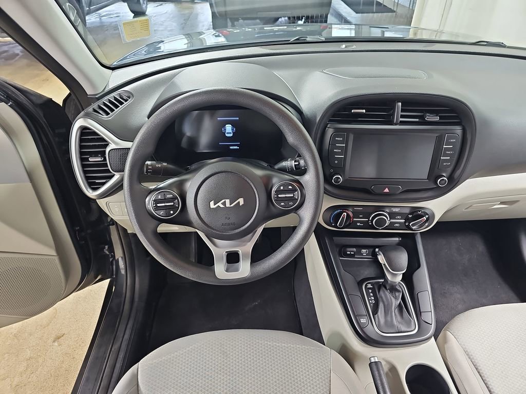 Used 2023 Kia Soul LX image 19
