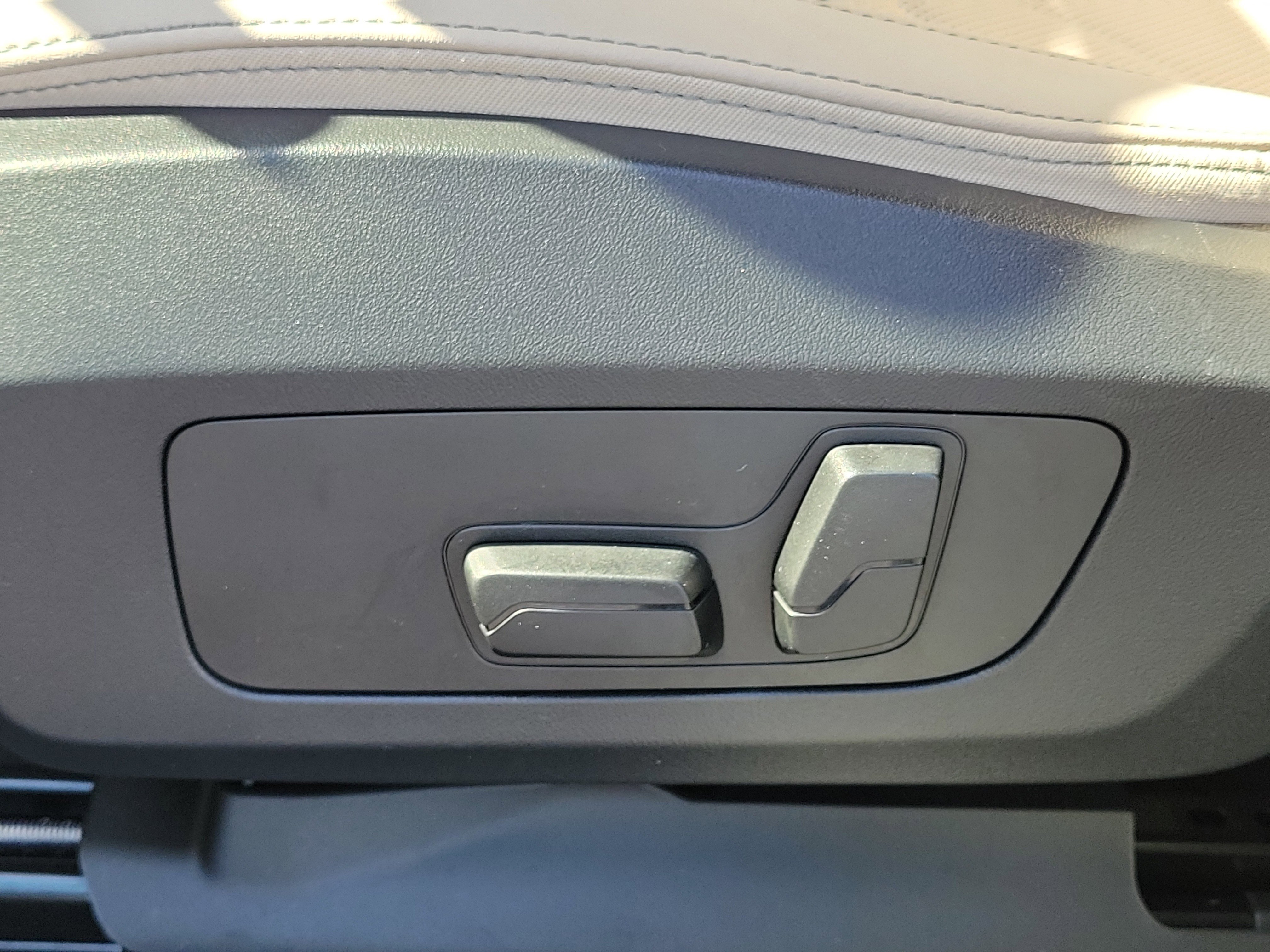 Used 2025 BMW X1 xDrive28i w/ Convenience Package image 22