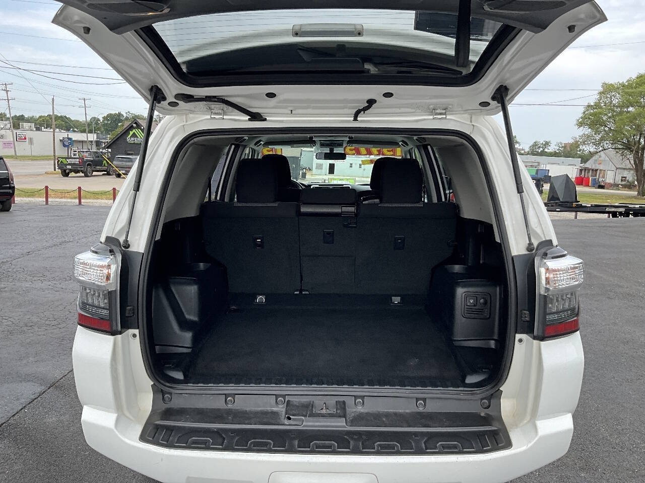 Used 2015 Toyota 4Runner SR5 w/ Four Season Floor Mat Package AWD/4WD image 27