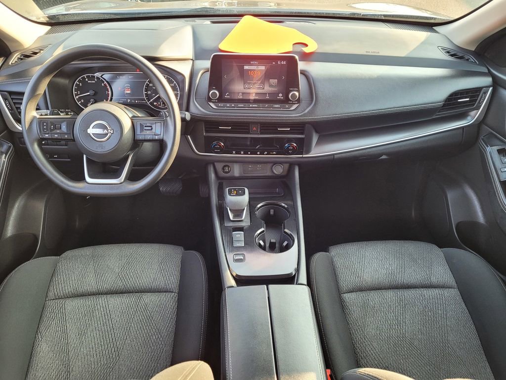 Used 2024 Nissan Rogue SV image 9