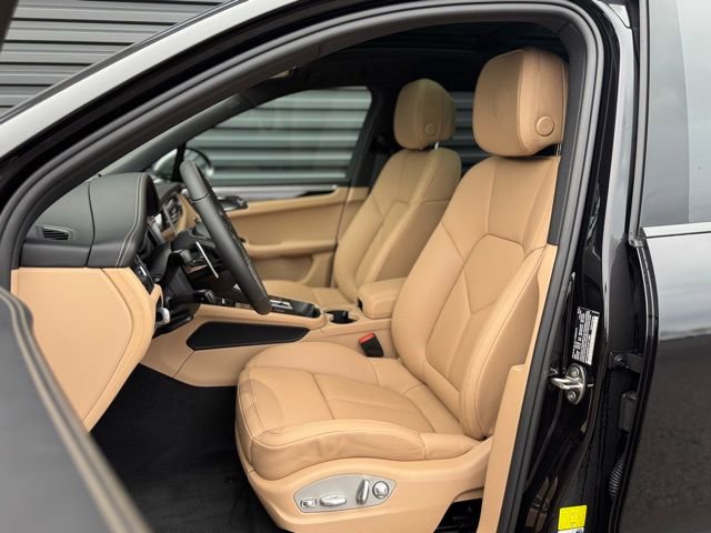 New 2026 Porsche Macan Turbo AWD/4WD image 5