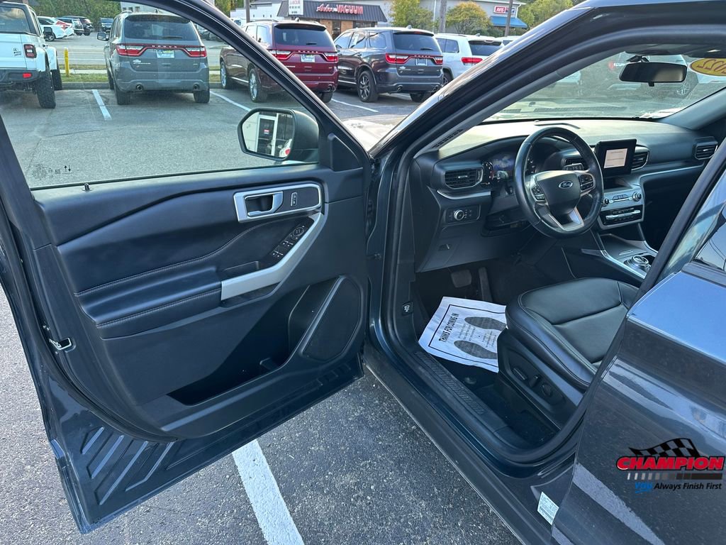 Used 2022 Ford Explorer XLT w/ Equipment Group 202A image 23