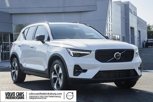 New 2026 Volvo XC40 B5 Plus w/ Protection Package Premier