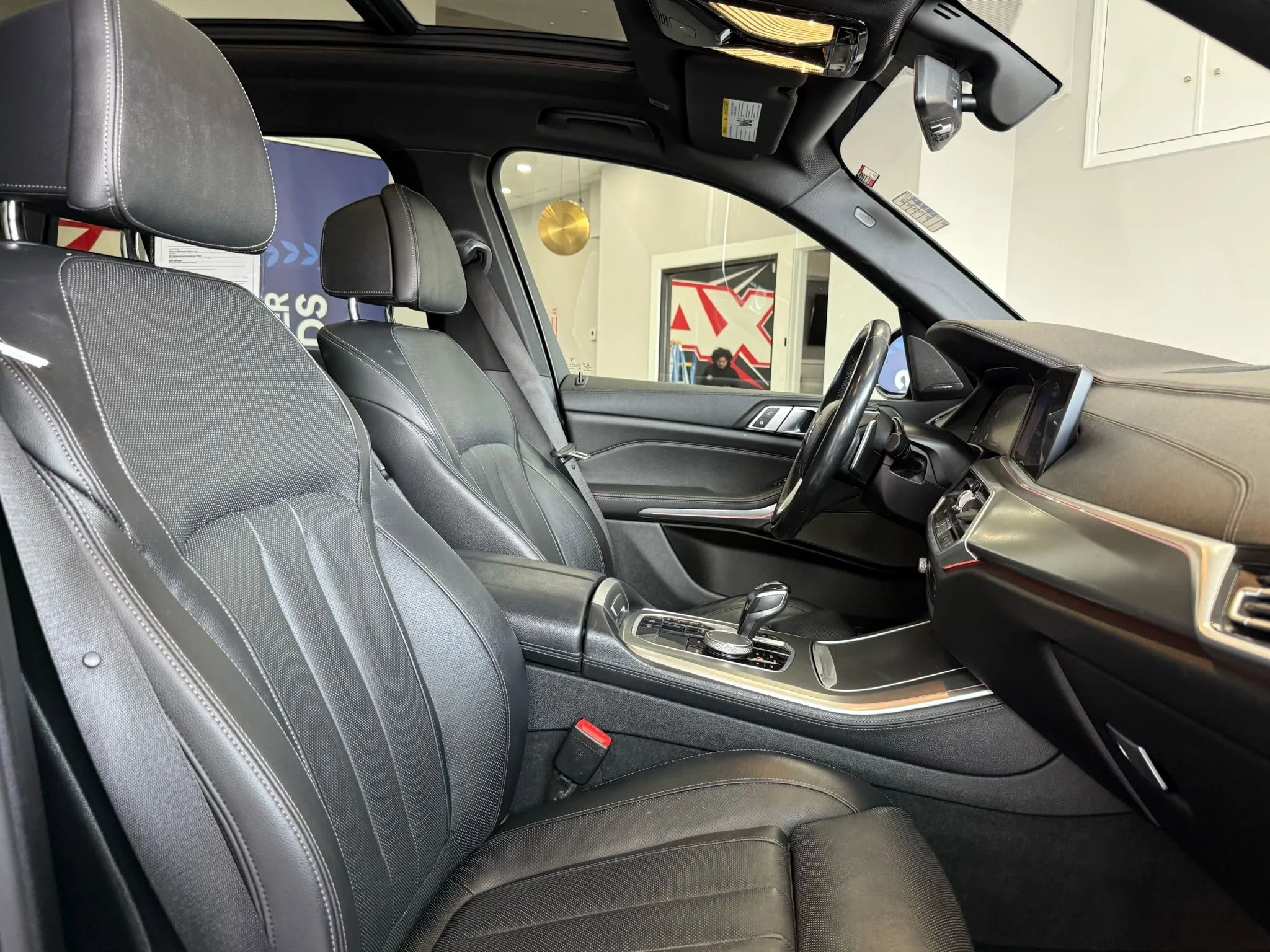 Used 2019 BMW X5 xDrive40i w/ Luxury Seating Package AWD/4WD image 23