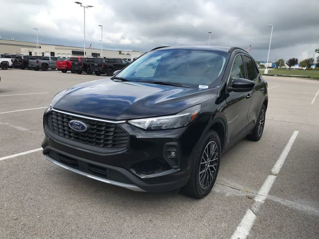 Used 2023 Ford Escape SE image 25